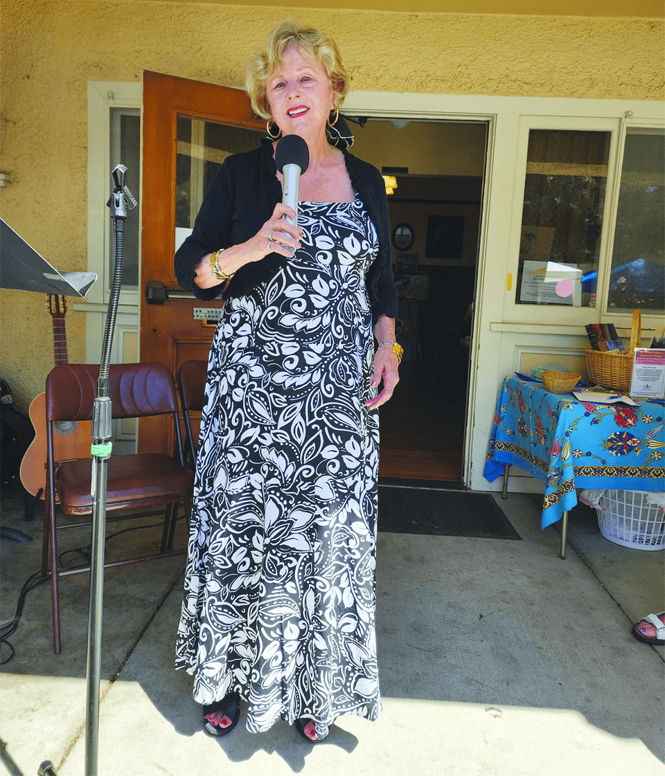 Santa Clara, Nancy Jo Hinsen